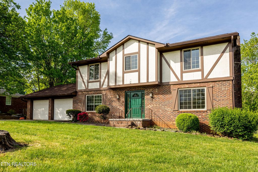 319 Kenmark Drive, Maryville, TN 37803