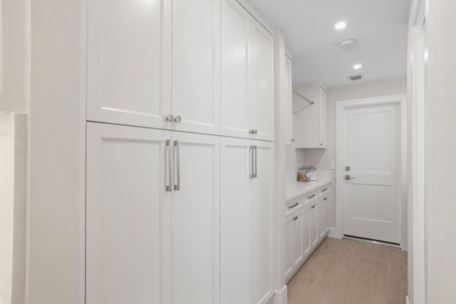 3901 NW 27th Avenue, Boca Raton, FL 33434