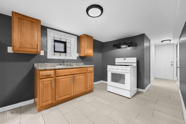 738 E marquette Road, Chicago, IL 60637