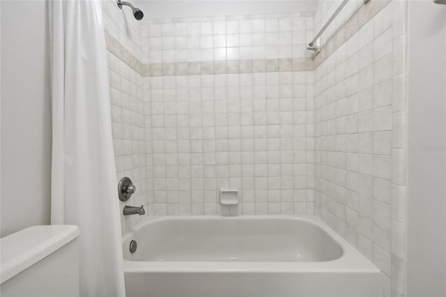 5328 NW 9TH LANE, Gainesville, FL 32605