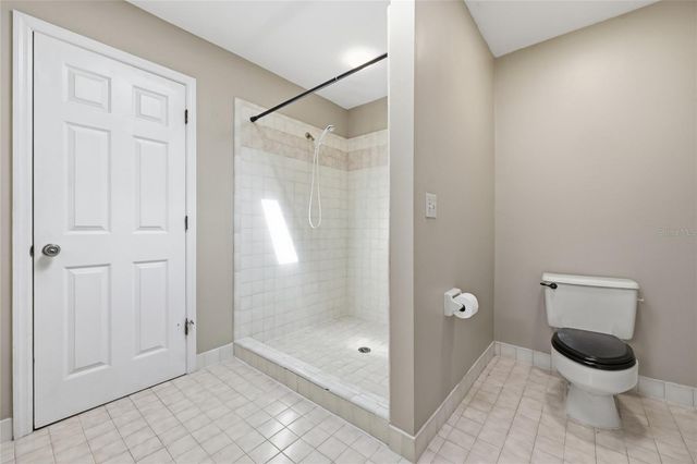 5328 NW 9TH LANE, Gainesville, FL 32605