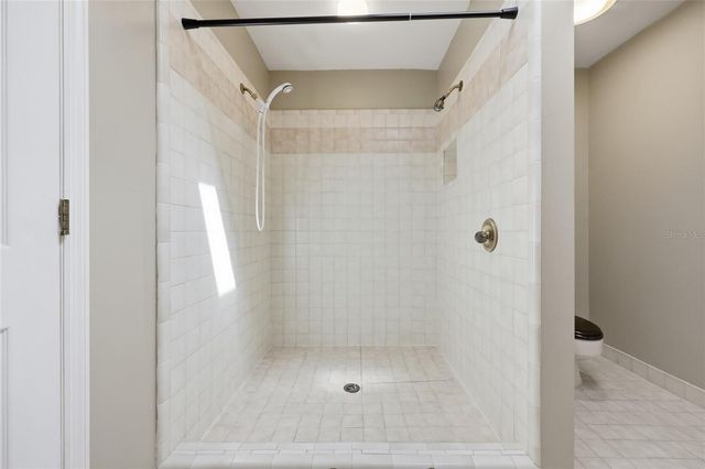 5328 NW 9TH LANE, Gainesville, FL 32605