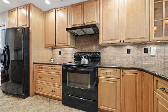 5328 NW 9TH LANE, Gainesville, FL 32605