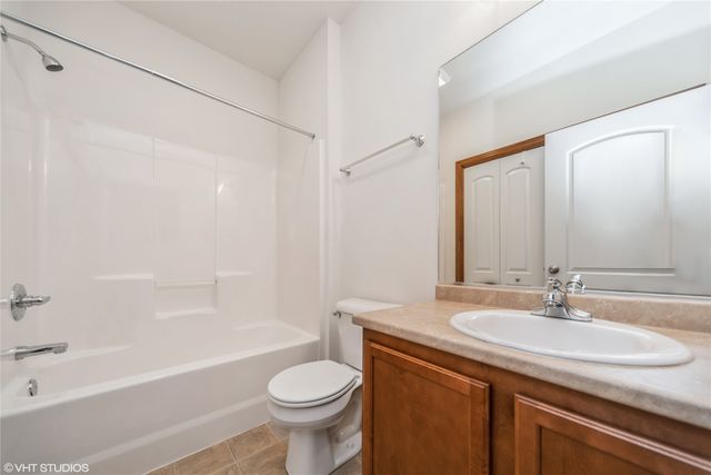1624 NW Prairie Lakes Drive 4, Ankeny, IA 50023