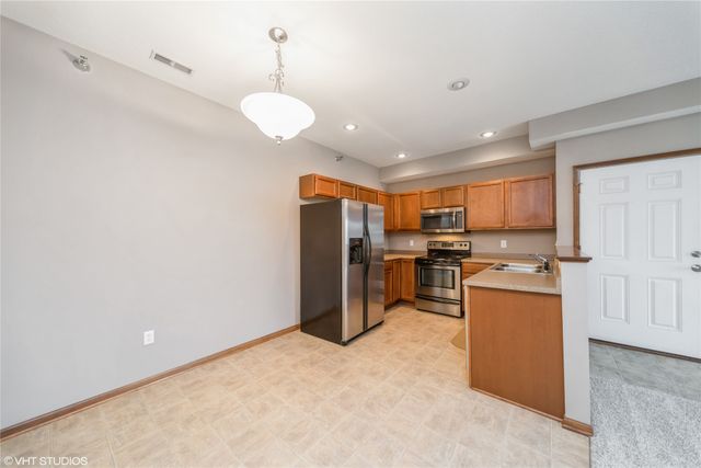 1624 NW Prairie Lakes Drive 4, Ankeny, IA 50023
