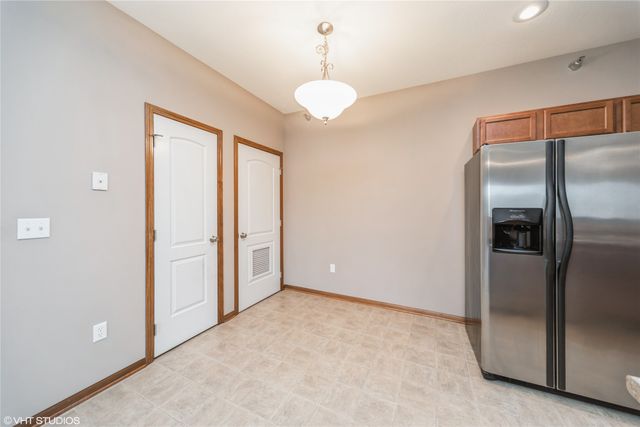1624 NW Prairie Lakes Drive 4, Ankeny, IA 50023