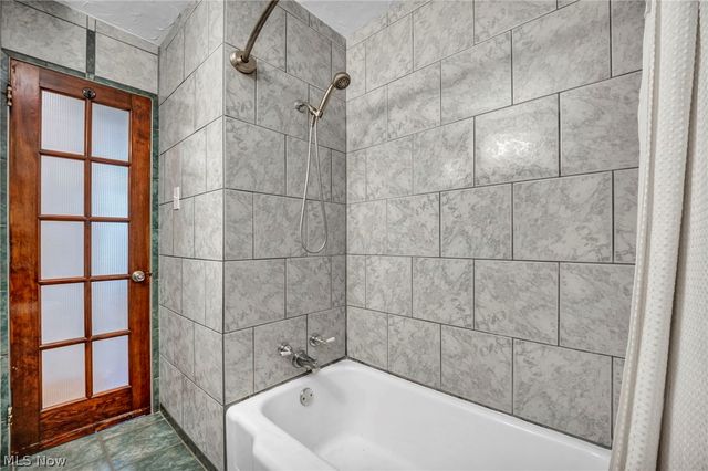 1171 Genesee Avenue, Cleveland, OH 44124
