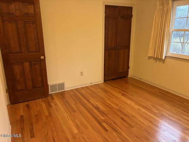 2135 Morrow Avenue, Niskayuna, NY 12309