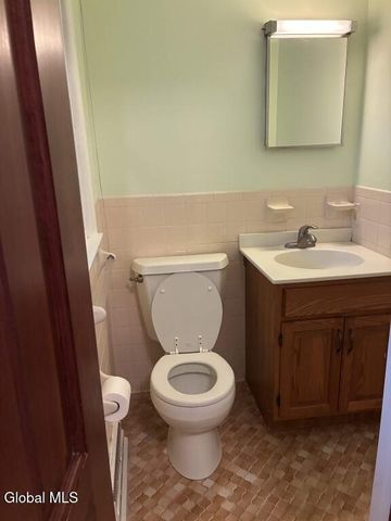 2135 Morrow Avenue, Niskayuna, NY 12309