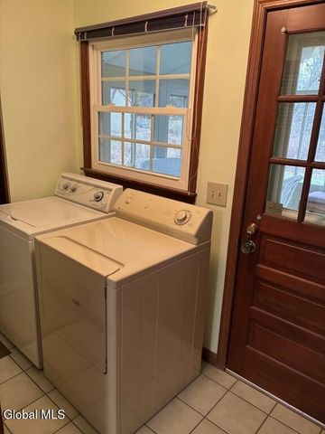 2135 Morrow Avenue, Niskayuna, NY 12309