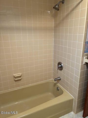 2135 Morrow Avenue, Niskayuna, NY 12309