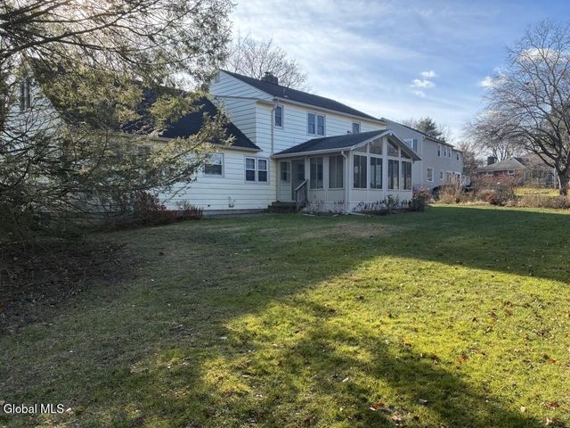 2135 Morrow Avenue, Niskayuna, NY 12309