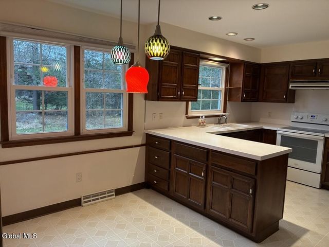 2135 Morrow Avenue, Niskayuna, NY 12309