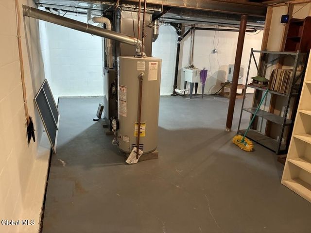 2135 Morrow Avenue, Niskayuna, NY 12309