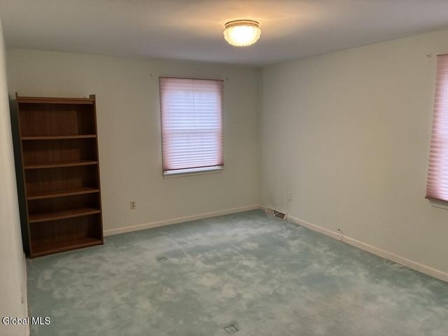 2135 Morrow Avenue, Niskayuna, NY 12309