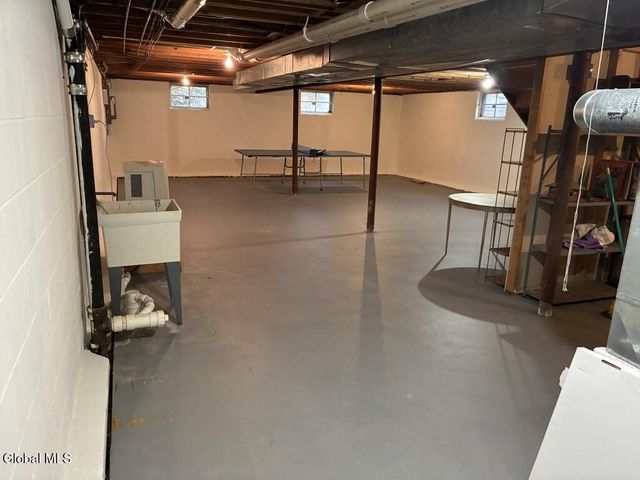 2135 Morrow Avenue, Niskayuna, NY 12309