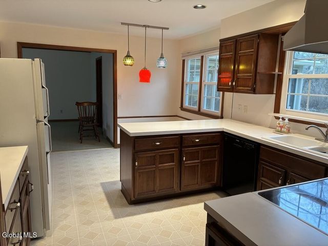 2135 Morrow Avenue, Niskayuna, NY 12309