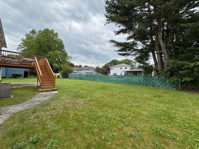 10 Gloversbrook Rd, Randolph, MA 02368