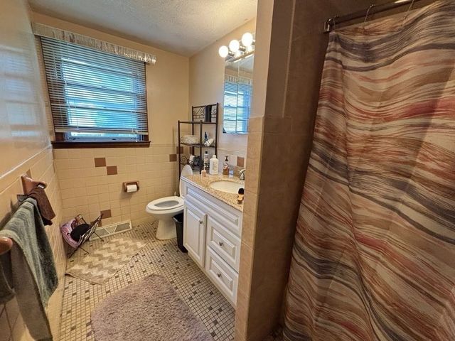 10 Gloversbrook Rd, Randolph, MA 02368