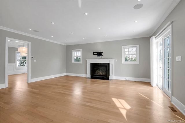 36 Fenimore Avenue, Garden City, NY 11530