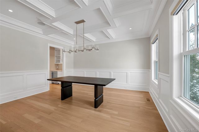 36 Fenimore Avenue, Garden City, NY 11530