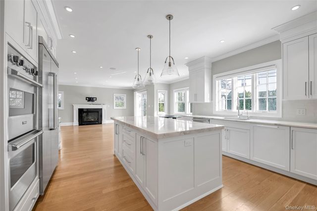 36 Fenimore Avenue, Garden City, NY 11530