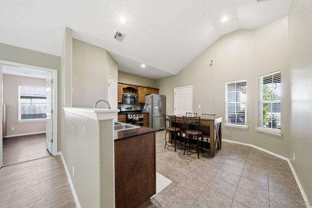 27172 E 123rd Place S, Coweta, OK 74429