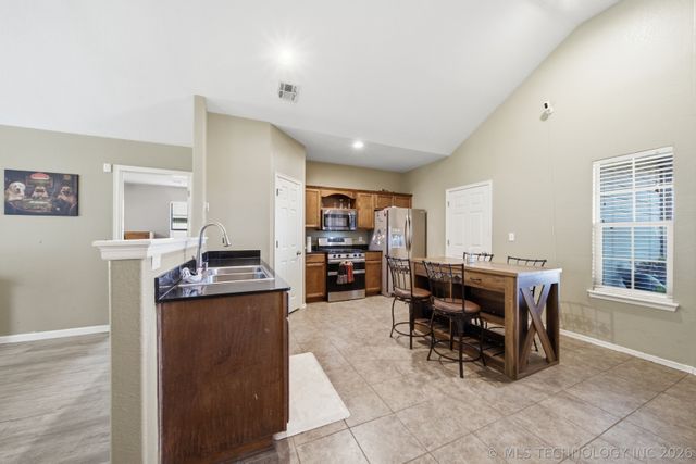 27172 E 123rd Place S, Coweta, OK 74429