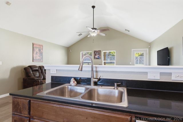 27172 E 123rd Place S, Coweta, OK 74429