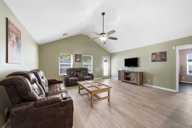 27172 E 123rd Place S, Coweta, OK 74429