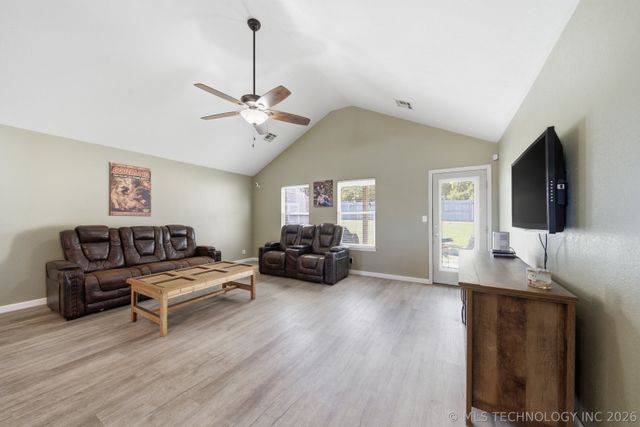 27172 E 123rd Place S, Coweta, OK 74429