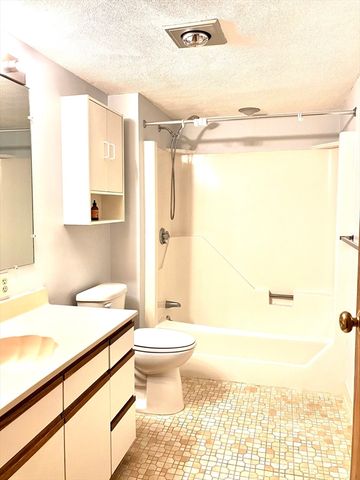 8 Nahant Pl 202, Lynn, MA 01902