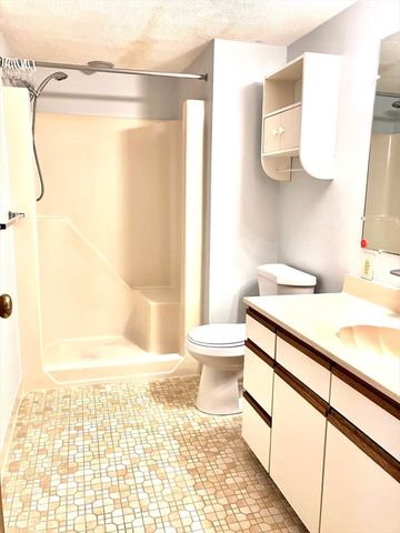 8 Nahant Pl 202, Lynn, MA 01902