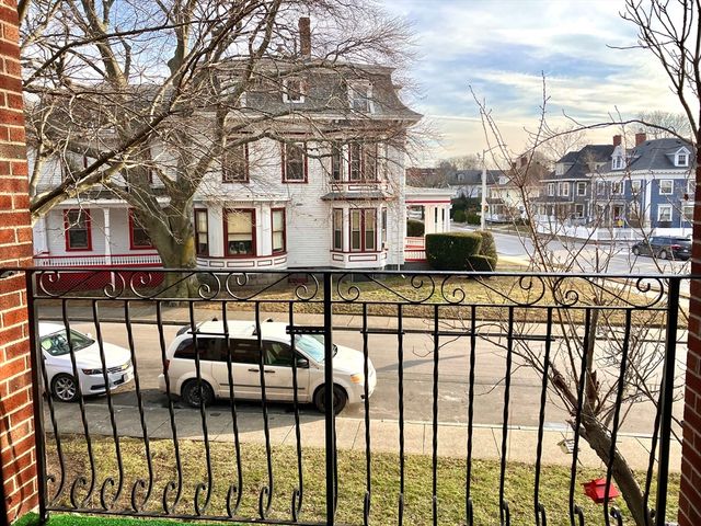 8 Nahant Pl 202, Lynn, MA 01902