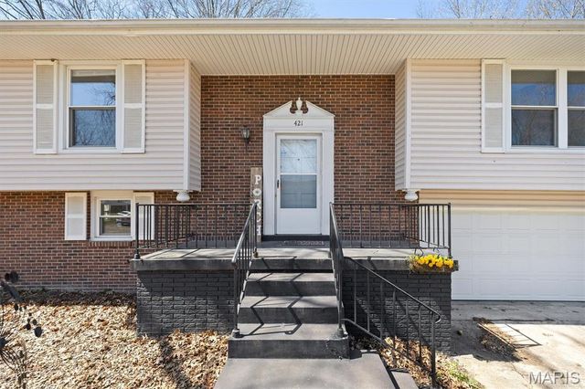 421 Stone River Road, Belleville, IL 62221