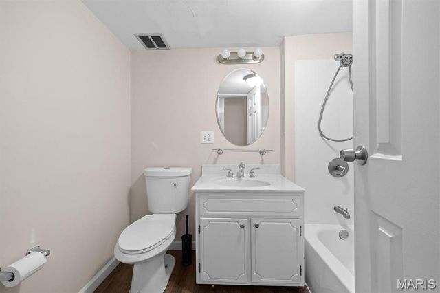 421 Stone River Road, Belleville, IL 62221