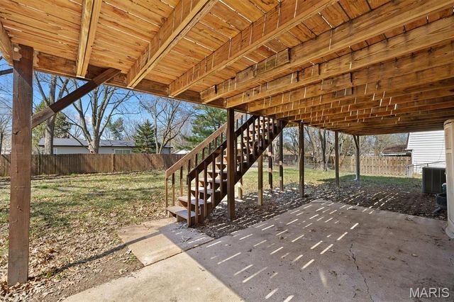 421 Stone River Road, Belleville, IL 62221