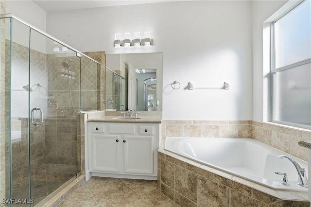 9685 Cobalt Cove CIR, Naples, FL 34120