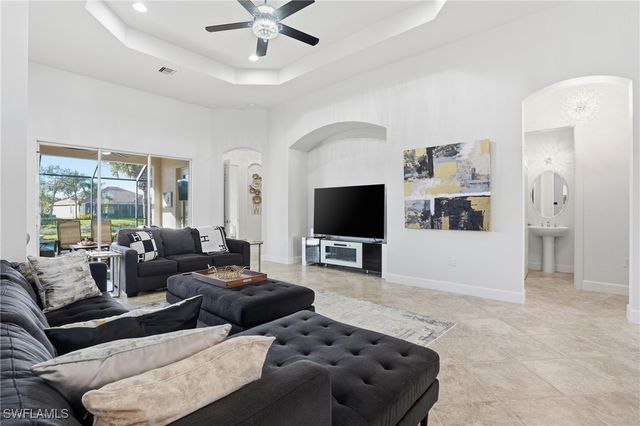 9685 Cobalt Cove CIR, Naples, FL 34120