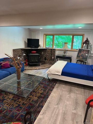 25 Ponderosa Road, Carmel, NY 10512