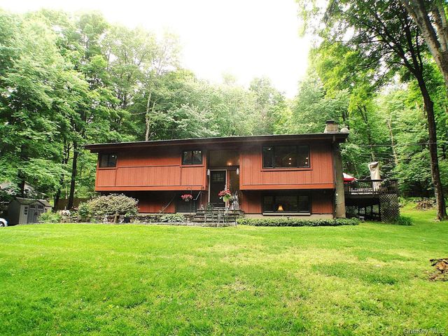 25 Ponderosa Road, Carmel, NY 10512