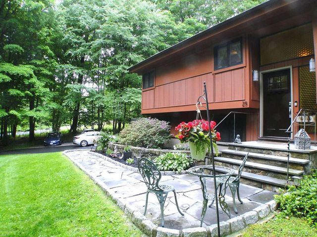 25 Ponderosa Road, Carmel, NY 10512