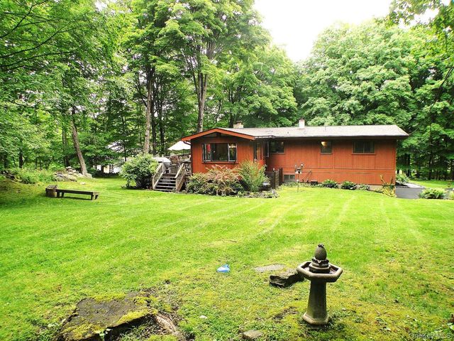 25 Ponderosa Road, Carmel, NY 10512