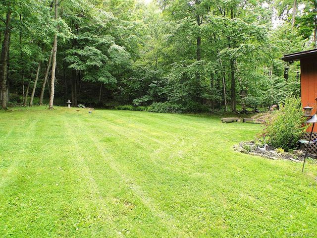25 Ponderosa Road, Carmel, NY 10512