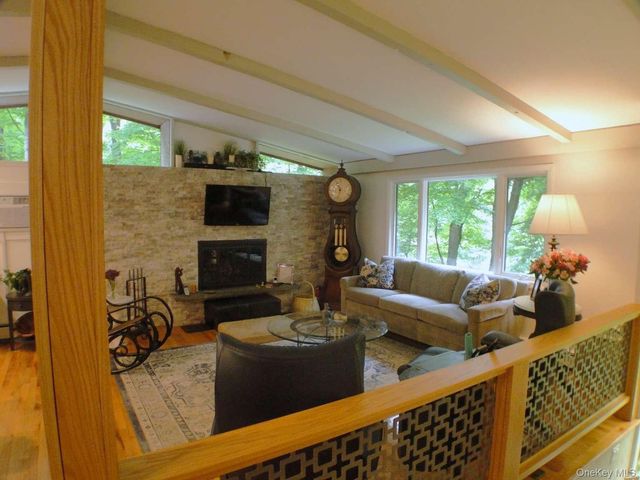 25 Ponderosa Road, Carmel, NY 10512