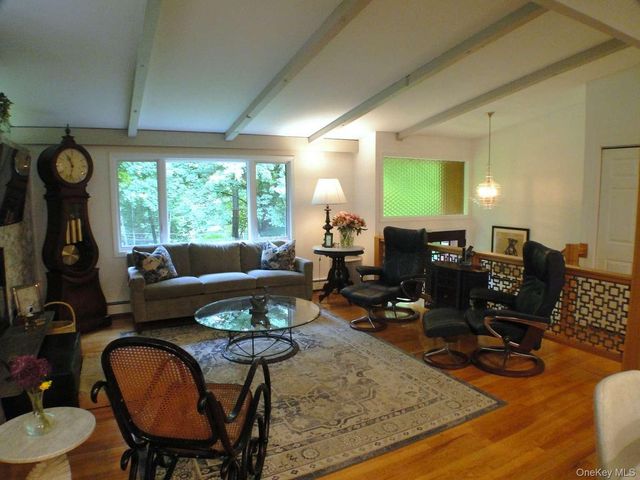 25 Ponderosa Road, Carmel, NY 10512