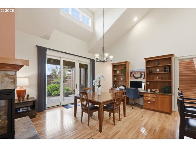 2148 Lomond Ave, Springfield, OR 97477