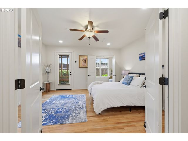 2148 Lomond Ave, Springfield, OR 97477