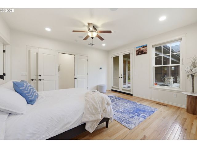 2148 Lomond Ave, Springfield, OR 97477