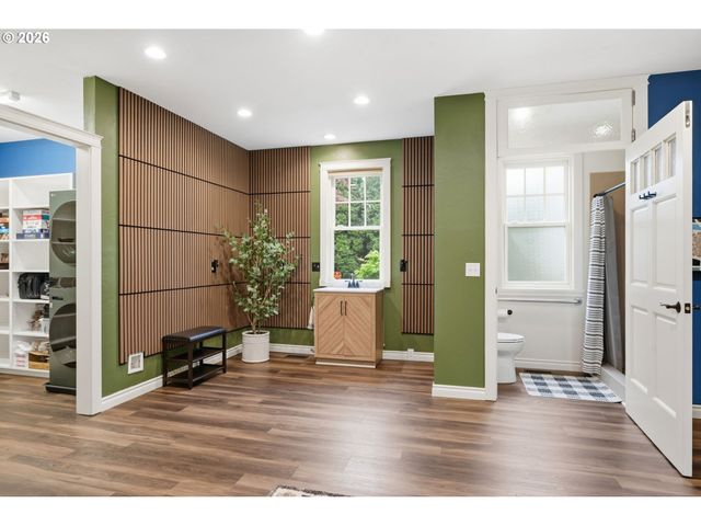 2148 Lomond Ave, Springfield, OR 97477